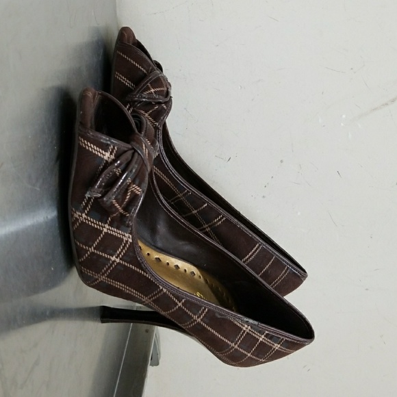 BCBG peeptoe heels 9 - Picture 2 of 7